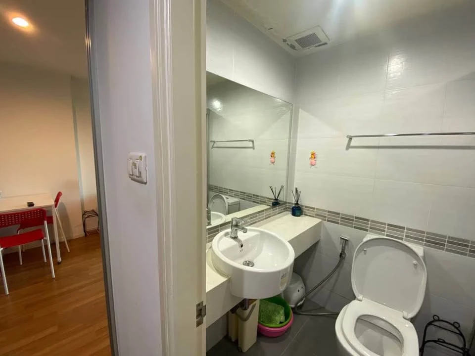 For rent Lumpini Place Borom Ratchachonni–Pinklao, ready to move in, reasonable price, complete here, book now.