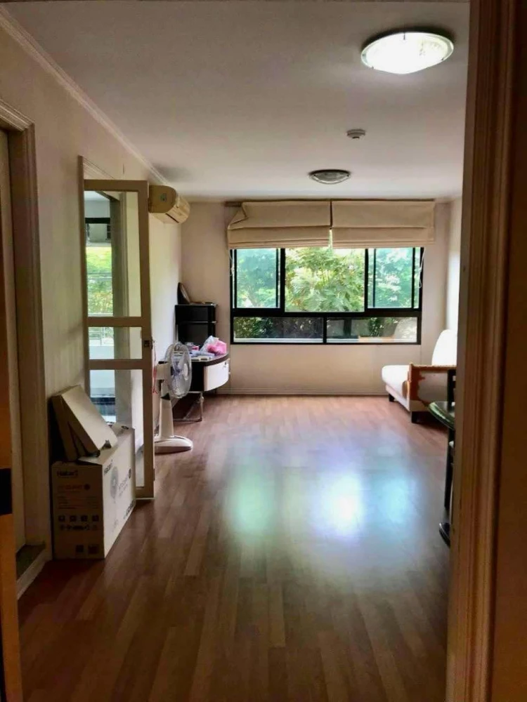 For rent Lumpini Place Narathiwatratchanakarin, large room, comfortable, lots of usable space, hurry and book now.