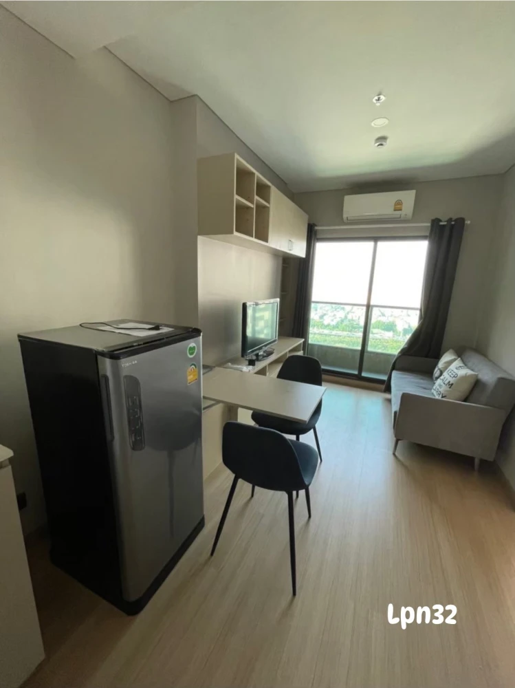 For Rent Lumpini Suite Phetchaburi-Makkasan, 32nd floor, corner room, private, quiet, hurry and come reserve now.