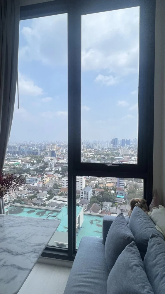 For rent Mazarine Ratchayothin, 26th floor room, eye-catching city view. Awesome amenities, can't miss it.