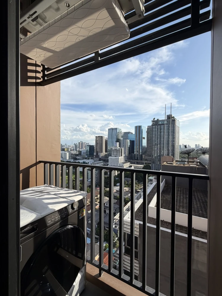 For rent Metris District Ladprao ห้องพร้อมอยู่ สิ่งอำนวยความสะดวกครบ มาจับมาจองเลย อย่าพลาด
