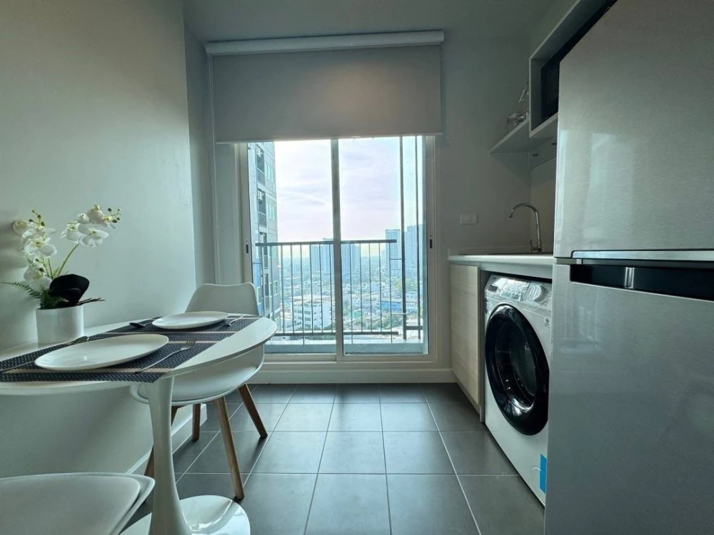 For rent Metro Sky Wutthakat, ready to move in, complete with amenities. If you don't book, you'll regret it.