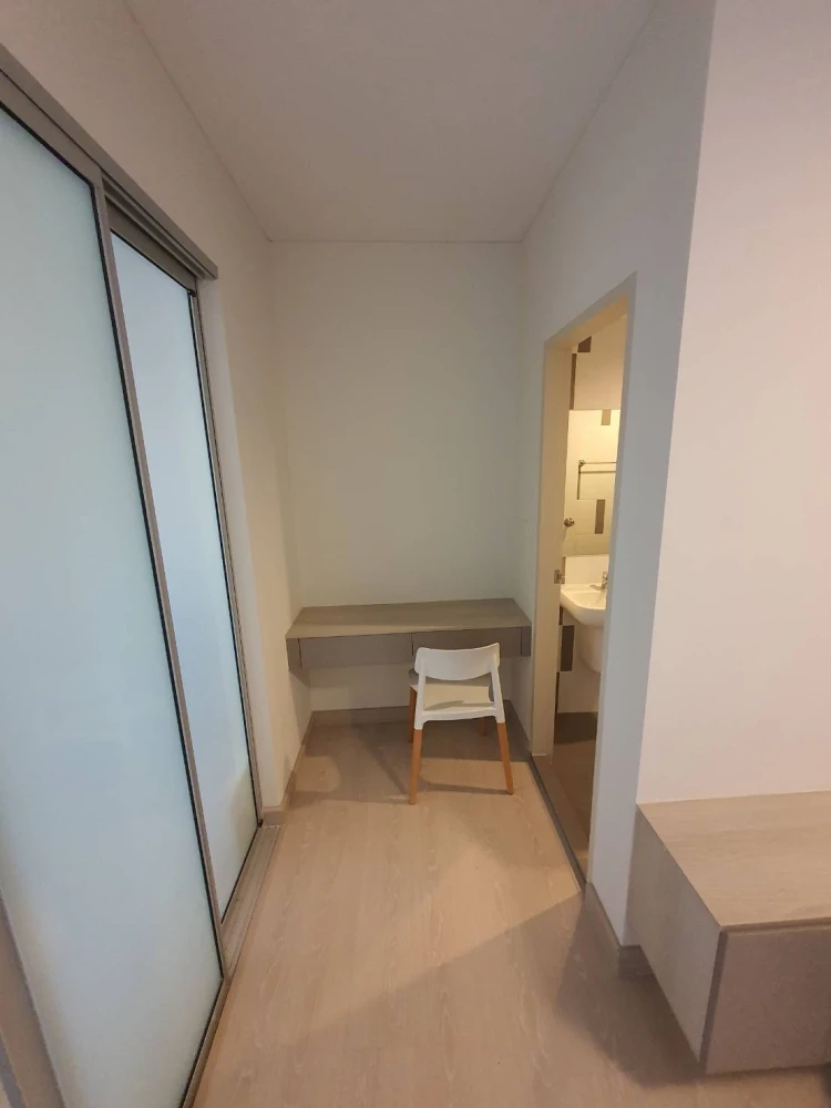 For rent Niche id @ Pakkret Station, 19th floor, high view, comes with facilities, hurry and book now.