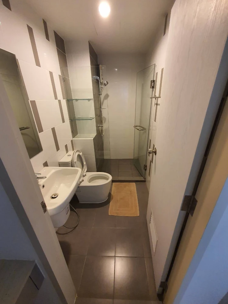 For rent Niche id @ Pakkret Station, 19th floor, high view, comes with facilities, hurry and book now.
