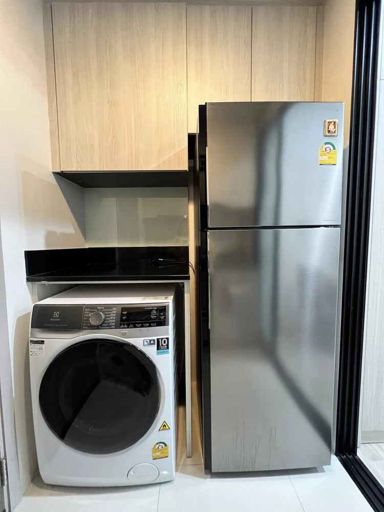 For rent: Niche Mono Mega Space Bangna. Ready-to-move-in unit on the 33rd floor with stunning high-floor views. Convenient and fully equipped. Book no