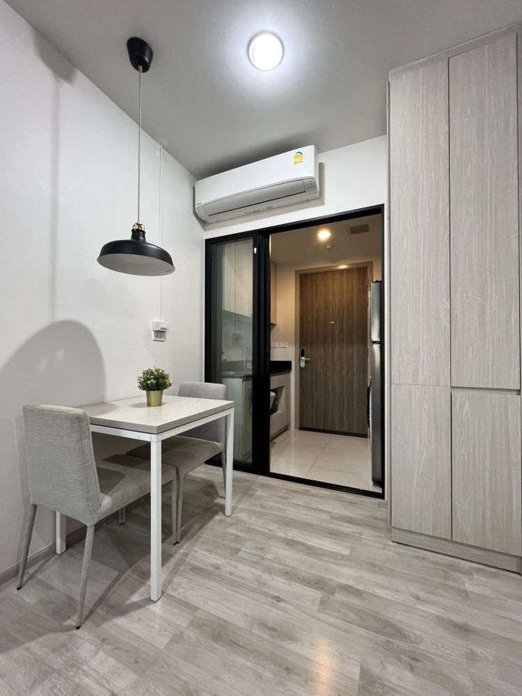 For rent: Niche Mono Mega Space Bangna. Ready-to-move-in unit on the 33rd floor with stunning high-floor views. Convenient and fully equipped. Book no