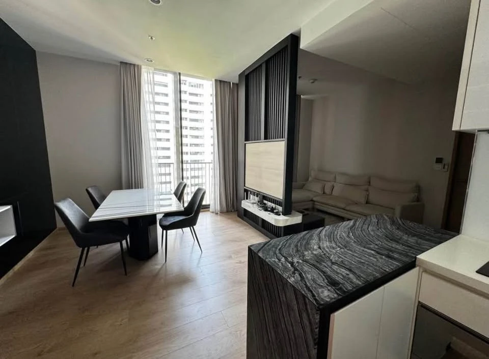 For rent Noble BE19 ห้อง built-in ทั้งห้อง ตกแต่งครบพร้อมอยู่ เพดานสูง 3 เมตร เหมือนอยู่บ้าน จองเลย
