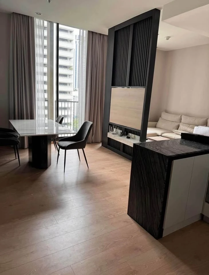 For rent Noble BE19 ห้อง built-in ทั้งห้อง ตกแต่งครบพร้อมอยู่ เพดานสูง 3 เมตร เหมือนอยู่บ้าน จองเลย