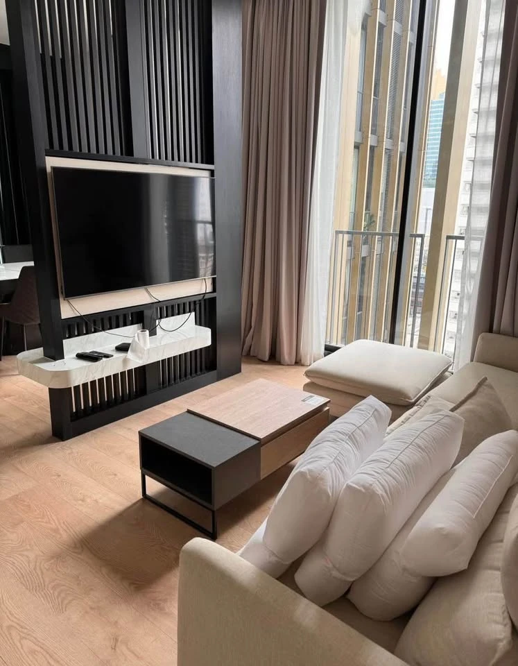 For rent Noble BE19 ห้อง built-in ทั้งห้อง ตกแต่งครบพร้อมอยู่ เพดานสูง 3 เมตร เหมือนอยู่บ้าน จองเลย