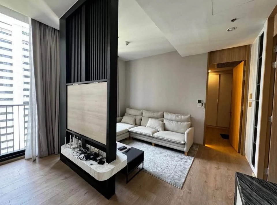 For rent Noble BE19 ห้อง built-in ทั้งห้อง ตกแต่งครบพร้อมอยู่ เพดานสูง 3 เมตร เหมือนอยู่บ้าน จองเลย