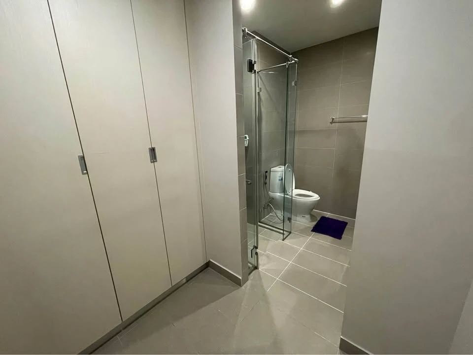 For Rent: Noble Ploenchit ห้องพร้อมอยู่ เฟอร์ เครื่องใช้ไฟฟ้าครบ ลากกระเป๋าเข้าอยู่ได้เลย อย่าพลาด