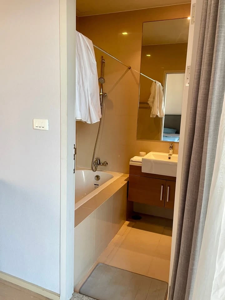 For rent Noble Refine ห้องหัวมุมสุดพิเศษ ชั้น 18 ลมดี แสงธรรมชาติลงตัว เป็นส่วนตัว จองด่วนๆ
