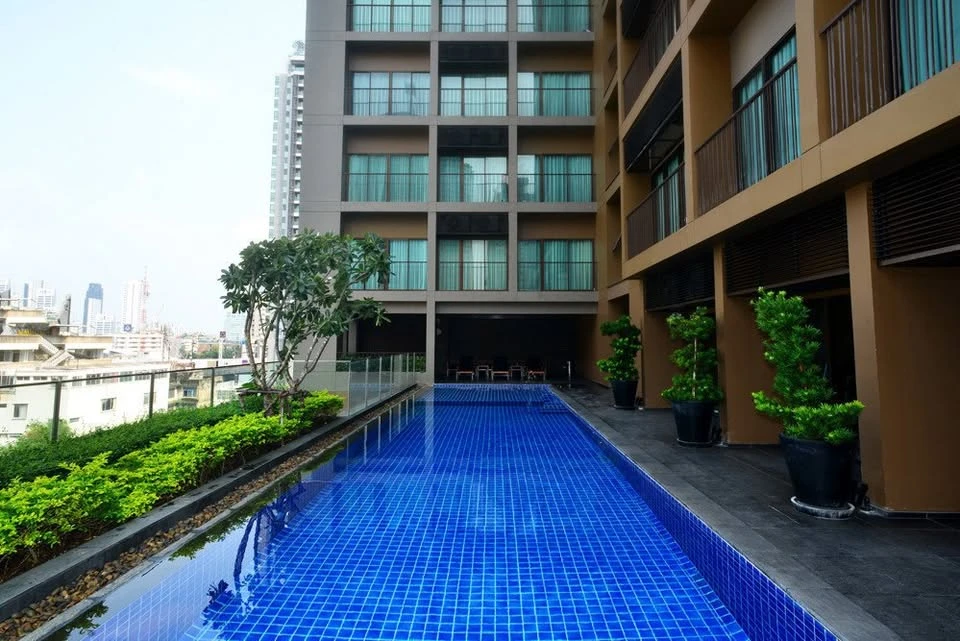 For rent Noble Refine ห้องหัวมุมสุดพิเศษ ชั้น 18 ลมดี แสงธรรมชาติลงตัว เป็นส่วนตัว จองด่วนๆ