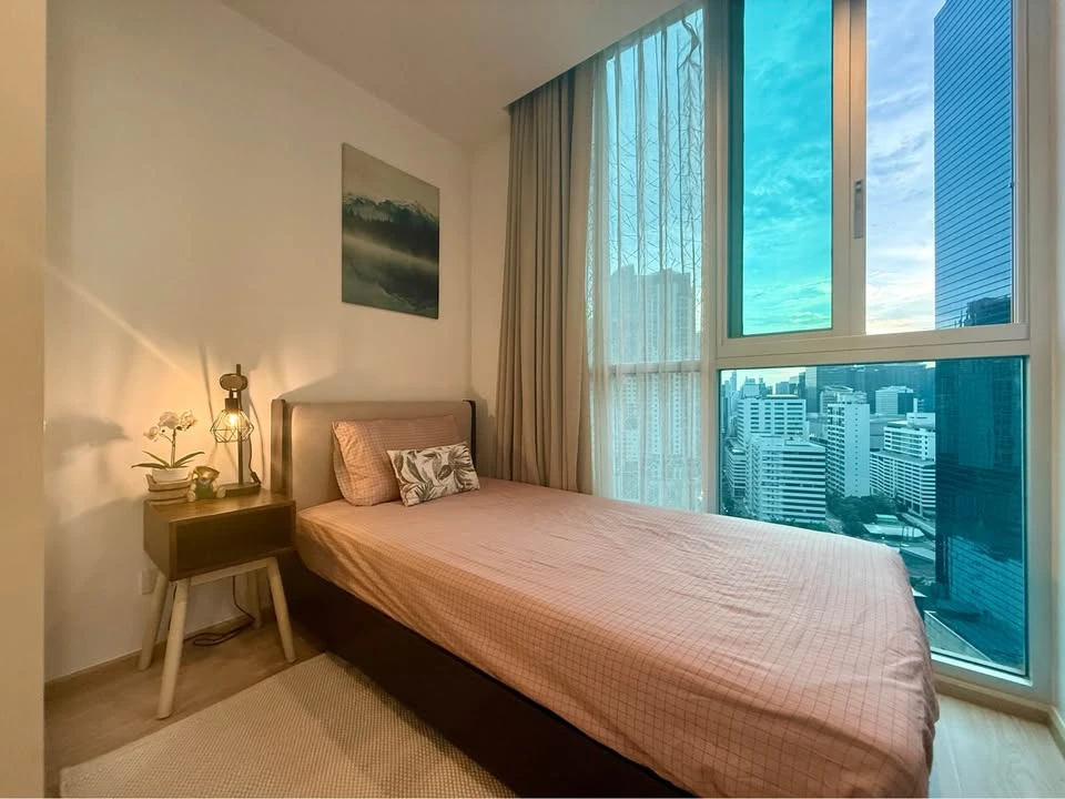 For rent/sale Noble Revolve Ratchada2, a large room, comfortable living, comes with plenty of usable space. You must not miss it.