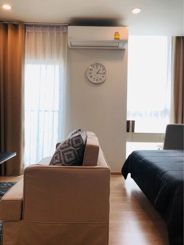For rent/sale Noble Revolve Ratchada2, a large room, comfortable living, comes with plenty of usable space. You must not miss it.
