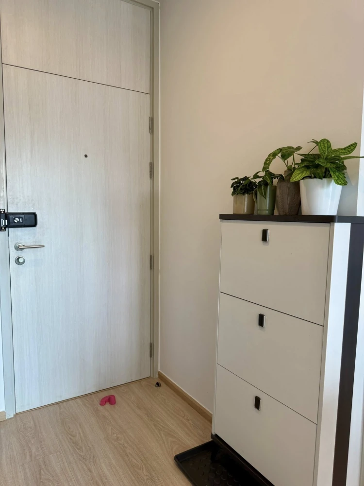 For rent/sale Noble Revolve Ratchada2, a large room, comfortable living, comes with plenty of usable space. You must not miss it.