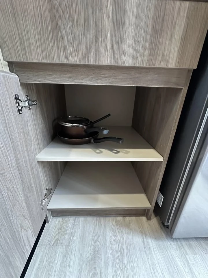 For rent Nue Core Khu Khot Station, ready to move in room, swimming pool view, 8th floor, quiet, reserve now.