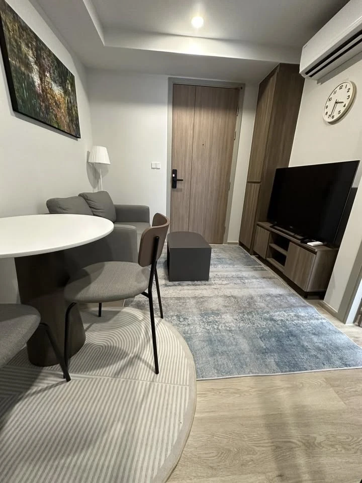 For rent Nue Core Khu Khot Station, ready to move in room, swimming pool view, 8th floor, quiet, reserve now.
