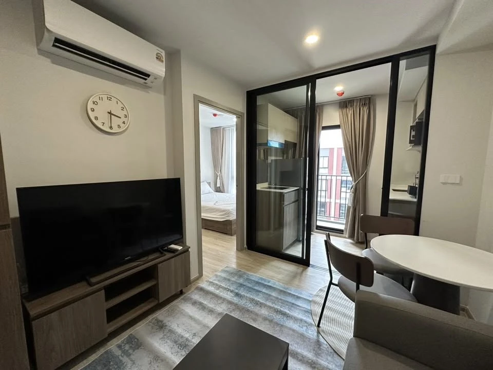 For rent Nue Core Khu Khot Station, ready to move in room, swimming pool view, 8th floor, quiet, reserve now.