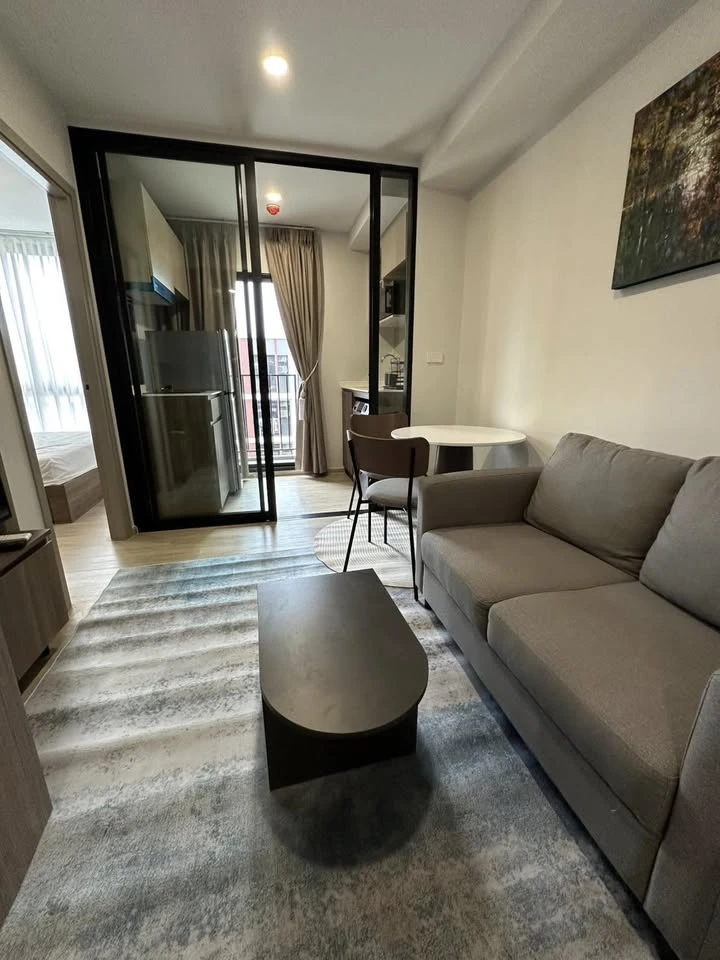 For rent Nue Core Khu Khot Station, ready to move in room, swimming pool view, 8th floor, quiet, reserve now.