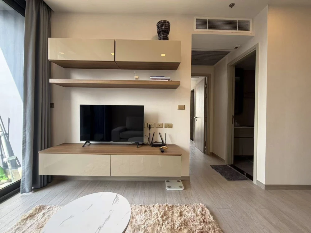 For rent: One 9 Five Asoke-Rama 9. Spacious and comfortable room with ample living space. Convenient and complete amenities all in one place. Book now