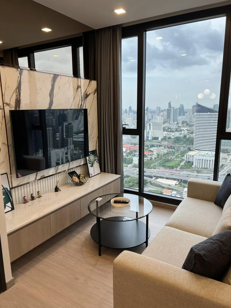 For rent One9Five Asoke-Rama9 ชั้น 43 วิวเมืองสวยมาก ตกแต่งจัดเต็มพร้อมยกกระเป๋าเข้าอยู่ รีบจอง