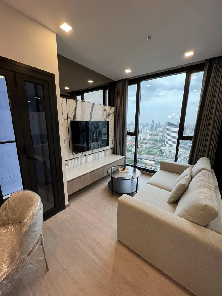 For rent One9Five Asoke-Rama9 ชั้น 43 วิวเมืองสวยมาก ตกแต่งจัดเต็มพร้อมยกกระเป๋าเข้าอยู่ รีบจอง