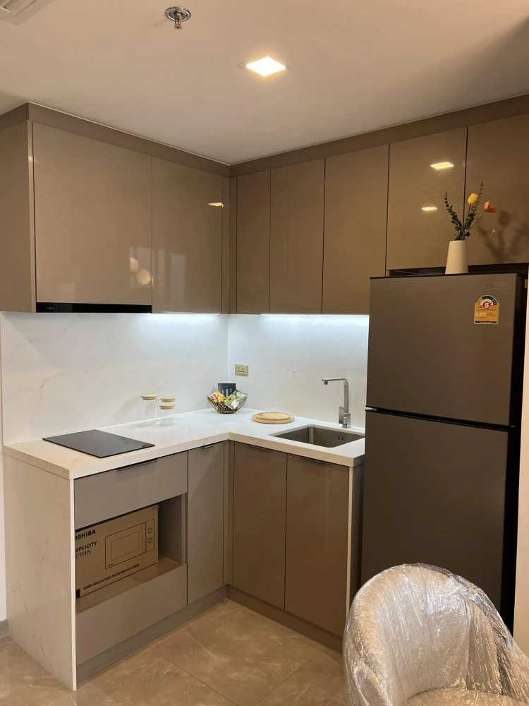 For rent One9Five Asoke-Rama9 ชั้น 43 วิวเมืองสวยมาก ตกแต่งจัดเต็มพร้อมยกกระเป๋าเข้าอยู่ รีบจอง
