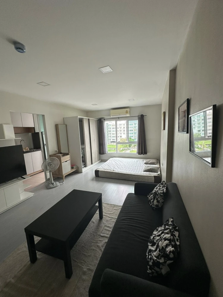 For rent or sale Condo The One Plus D Hua Mak 12, spacious rooms with lots of usable space, good price, hurry and reserve before you miss out.