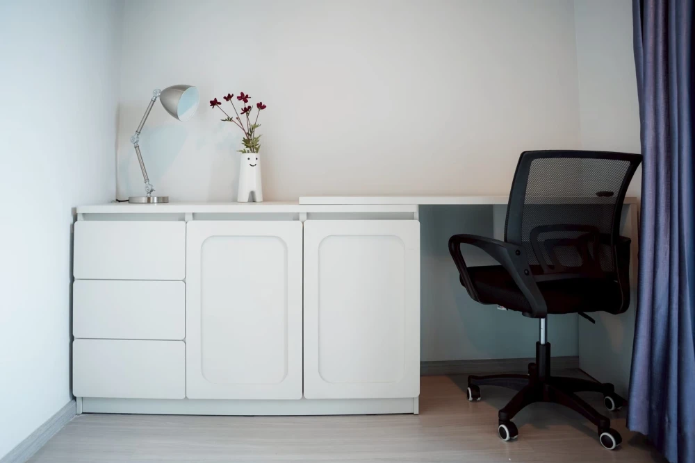 For rent or sale Life Ladprao Built-in furniture big wardrobe Lots of lockers. The view doesn't block. Reserve quickly.