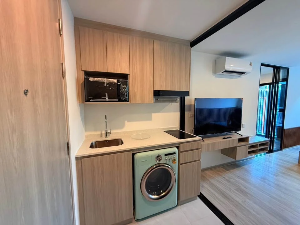 For Rent Origin Play Sri Udom Station ห้องแต่งน่าอยู่ เฟอร์นิเจอร์&เครื่องใช้ไฟฟ้าครบ มาแต่ตัวเข้าอยู่ได้เลย อย่าช้า