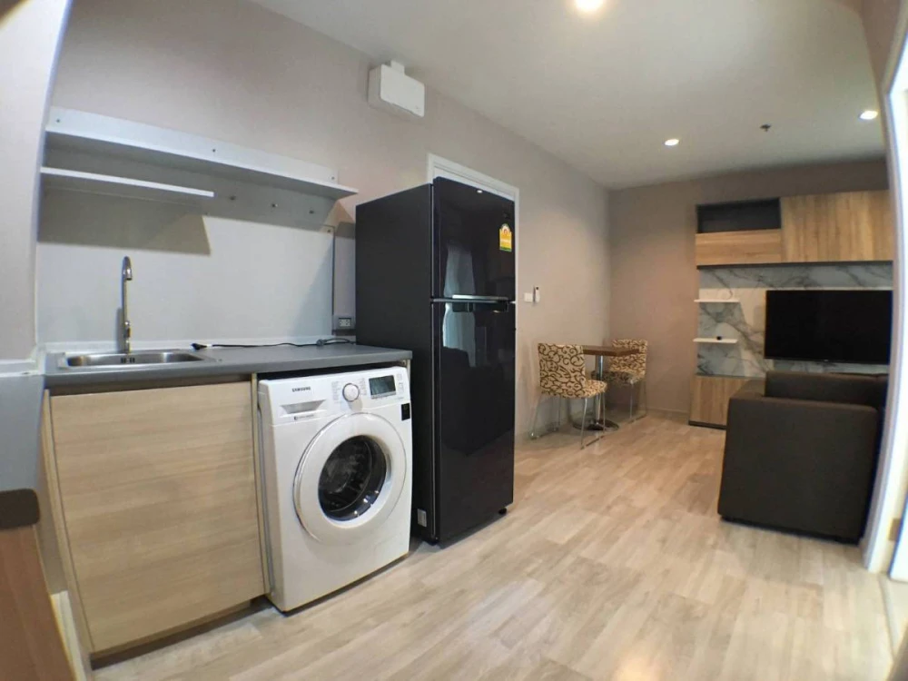 For rent Plum condo Ramkhamhaeng Station, spacious room, lots of usable space, 16th floor, high view, move in quickly.