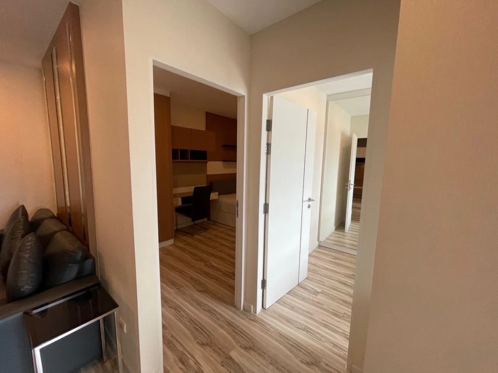 For rent Plus condo Sriracha, spacious room, lots of usable space, high floor, hurry up and reserve now, don't miss out.