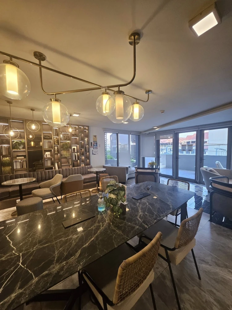 For rent Quintara Phume Sukhumvit 39 ห้องพร้อมอยู่ เฟอร์ เครื่องใช้ไฟฟ้าครบ ลากกระเป๋าเข้าอยู่ได้เลย