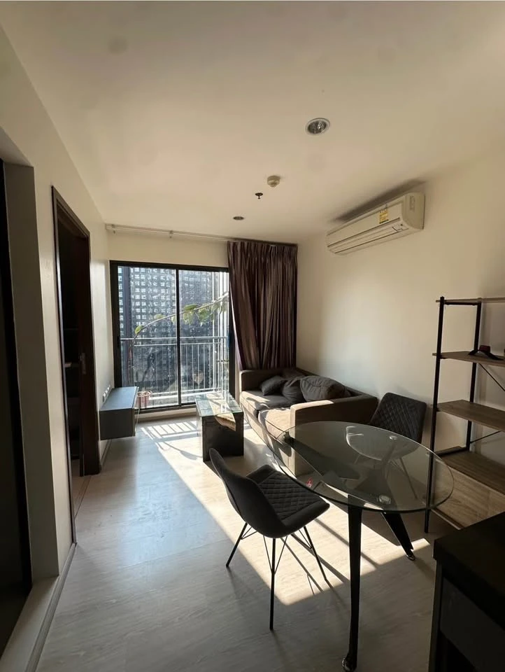 For rent Rhythm Asoke, 20th floor, corner room, fully furnished, furniture, electrical appliances, well built-in, book now