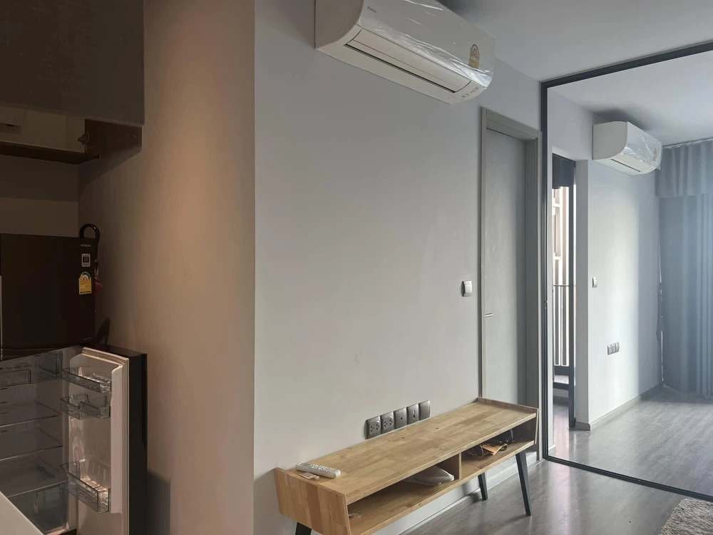 For rent Rhythm Ekkamai, a nice room with complete facilities. If you don't book, you'll regret it later.