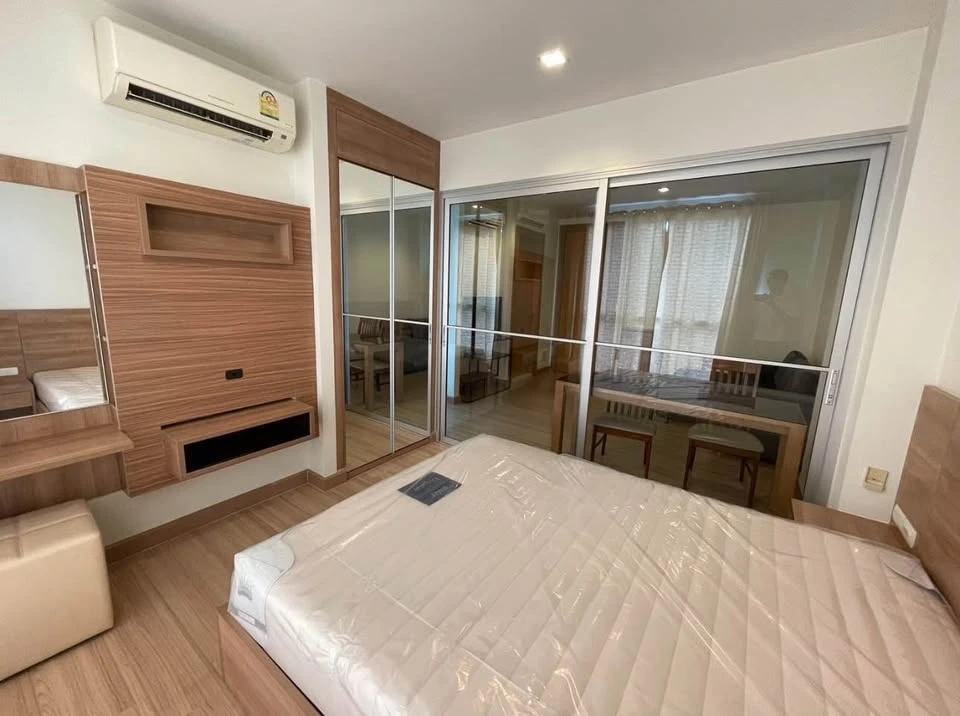 For Rent Rhythm Ratchada-Huai Khwang ห้องกว้างขวาง มาพร้อมพื้นที่ใช้สอย ครบจบที่นี่ รีบย้าย