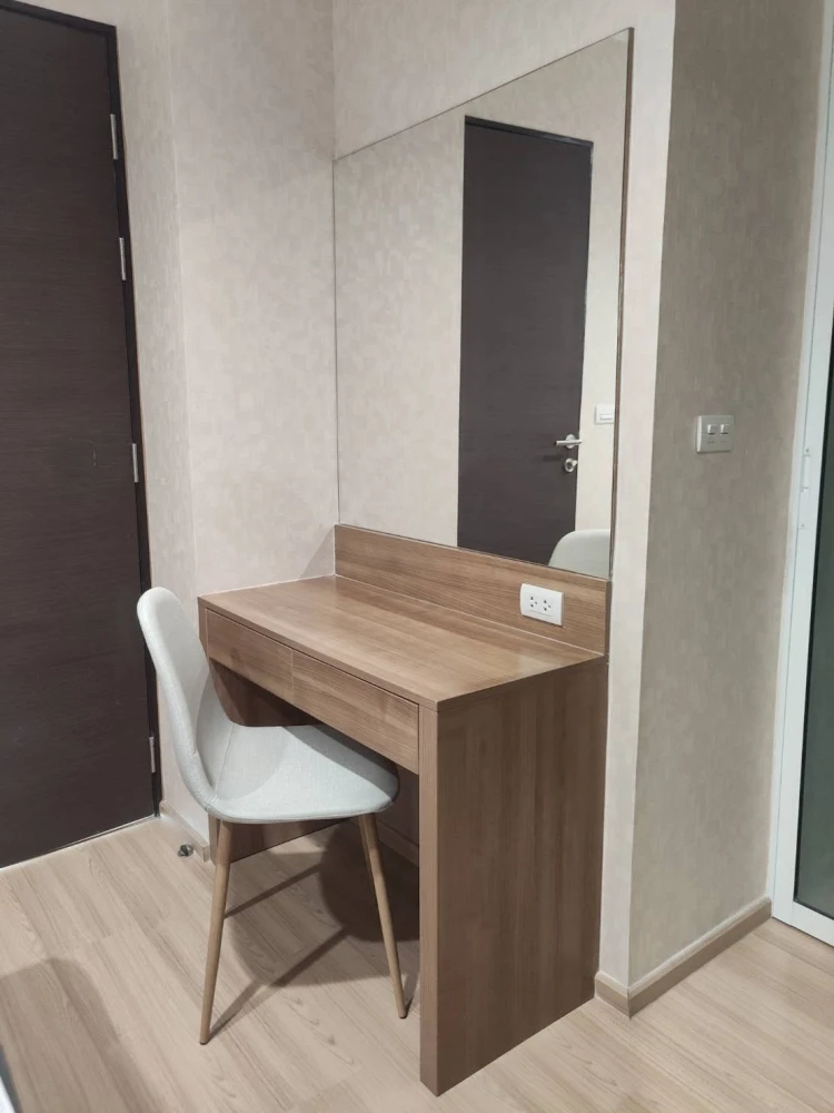For rent: Rhythm Sathorn. Spacious and comfortable rooms with ample living space and complete amenities. Book now!