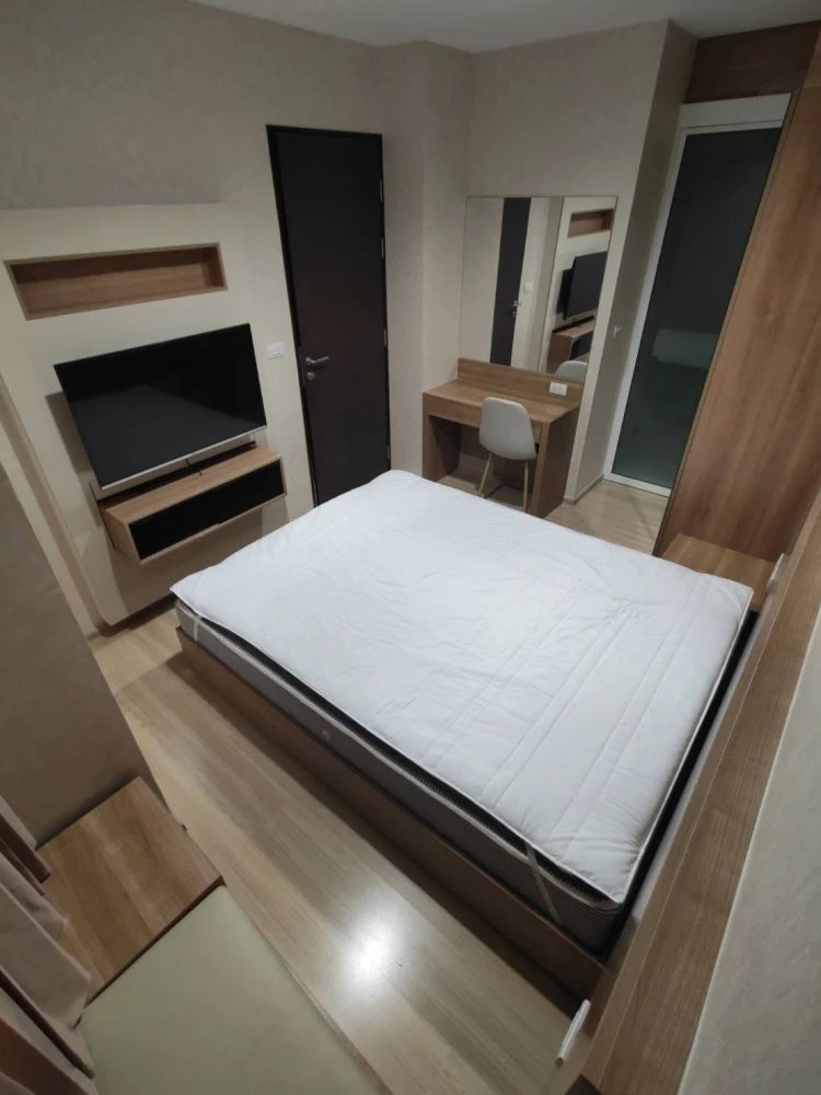 For rent: Rhythm Sathorn. Spacious and comfortable rooms with ample living space and complete amenities. Book now!