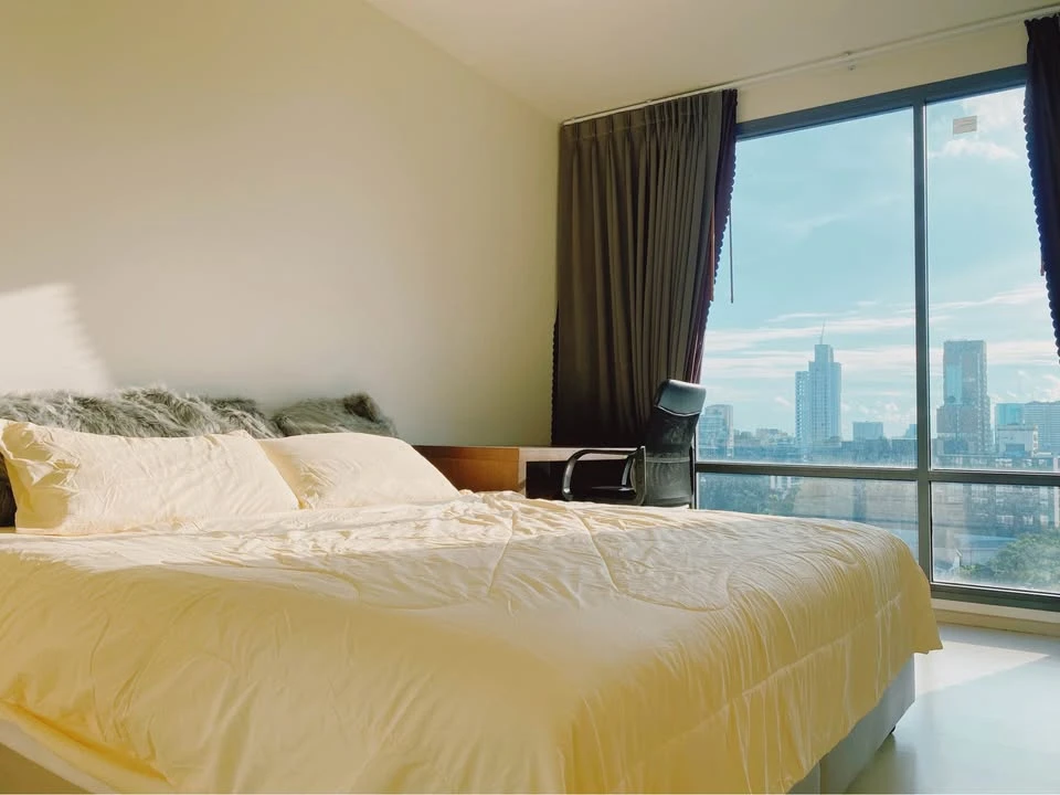 For rent Rhythm Sukhumvit 42 ห้องพร้อมอยู่ เฟอร ์เครื่องใช้ไฟฟฟ้าครบ ลากกระเป๋าเข้าอยู่ได้เลย