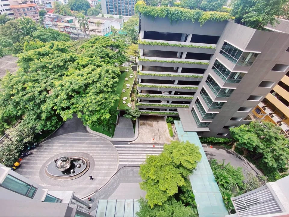 For rent Rhythm Sukhumvit 42 ห้องพร้อมอยู่ เฟอร ์เครื่องใช้ไฟฟฟ้าครบ ลากกระเป๋าเข้าอยู่ได้เลย