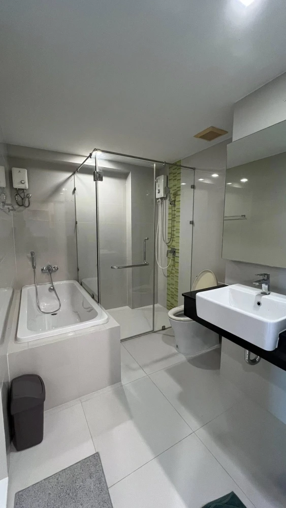For rent Sonrisa condo, 2nd floor, garden view, very impressive common area, next to the sea, hurry and reserve now.
