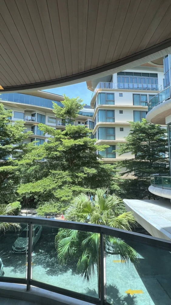 For rent Sonrisa condo, 2nd floor, garden view, very impressive common area, next to the sea, hurry and reserve now.