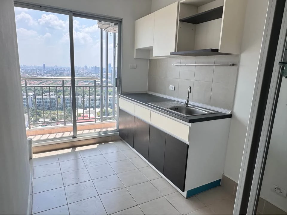 For rent: Supalai City Resort Phranangklao Station–Chaophraya. Ready-to-move-in room, affordable price, spacious and comfortable. Book now!
