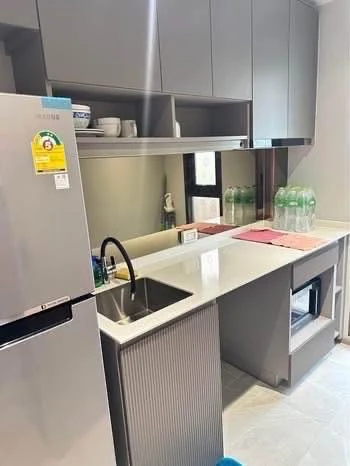 For rent: Supalai Elite Phayathai. Spacious rooms with ample living space. Convenient and complete amenities all in one place. Book now, don't wait!