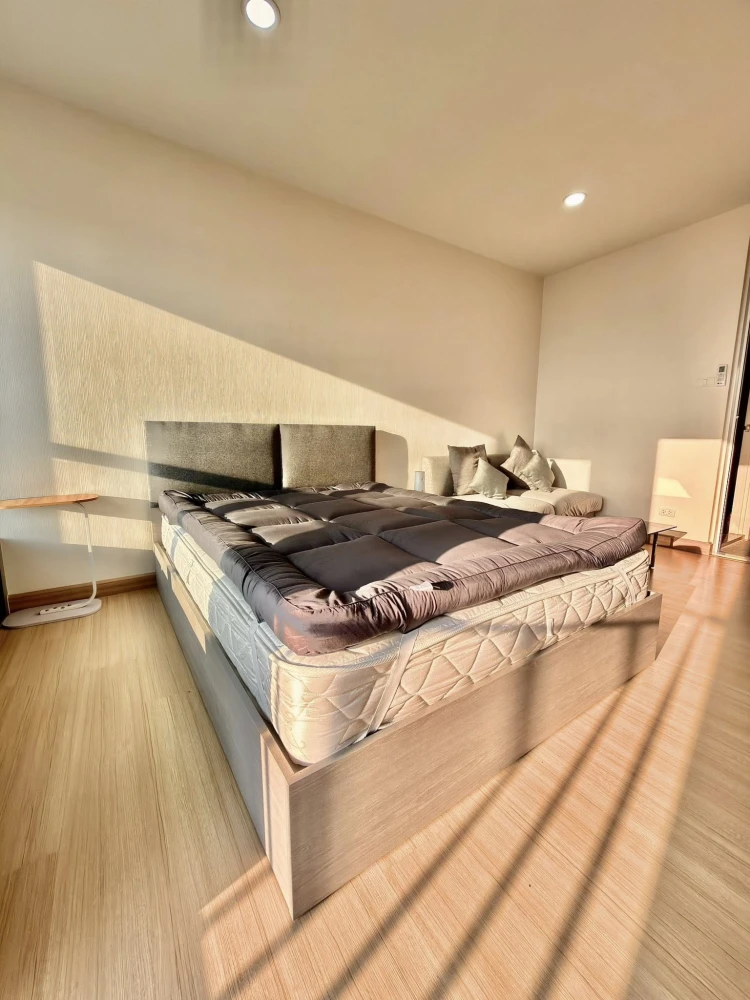 For rent: Supalai Veranda Ramkhamhaeng, Studio room, 27th floor, high floor with great view, fully furnished with appliances. Book now, don't wait!