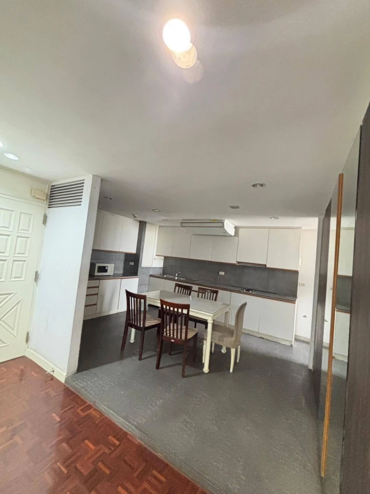 For rent Tai Ping Towers, spacious room, good usable space, with facilities, hurry to book now.