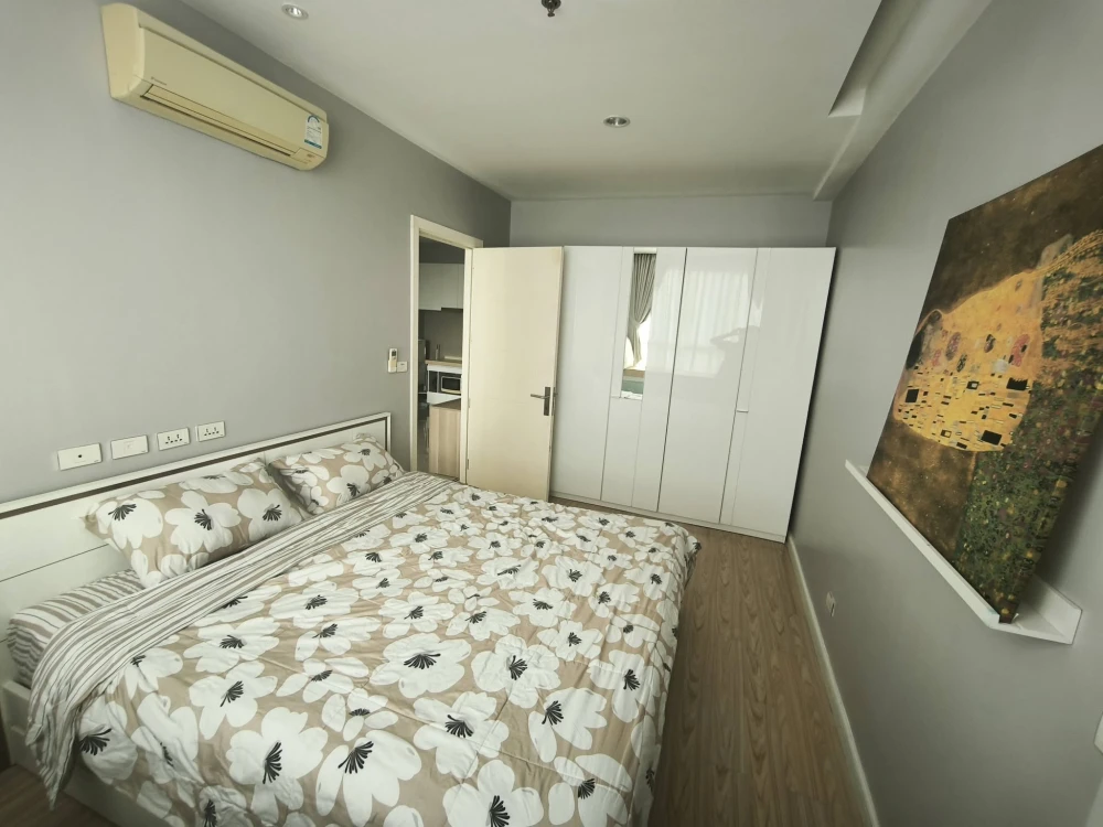 For Rent Tc green, north, beautiful, clear view. The room is well decorated, very nice, just come in and move in.