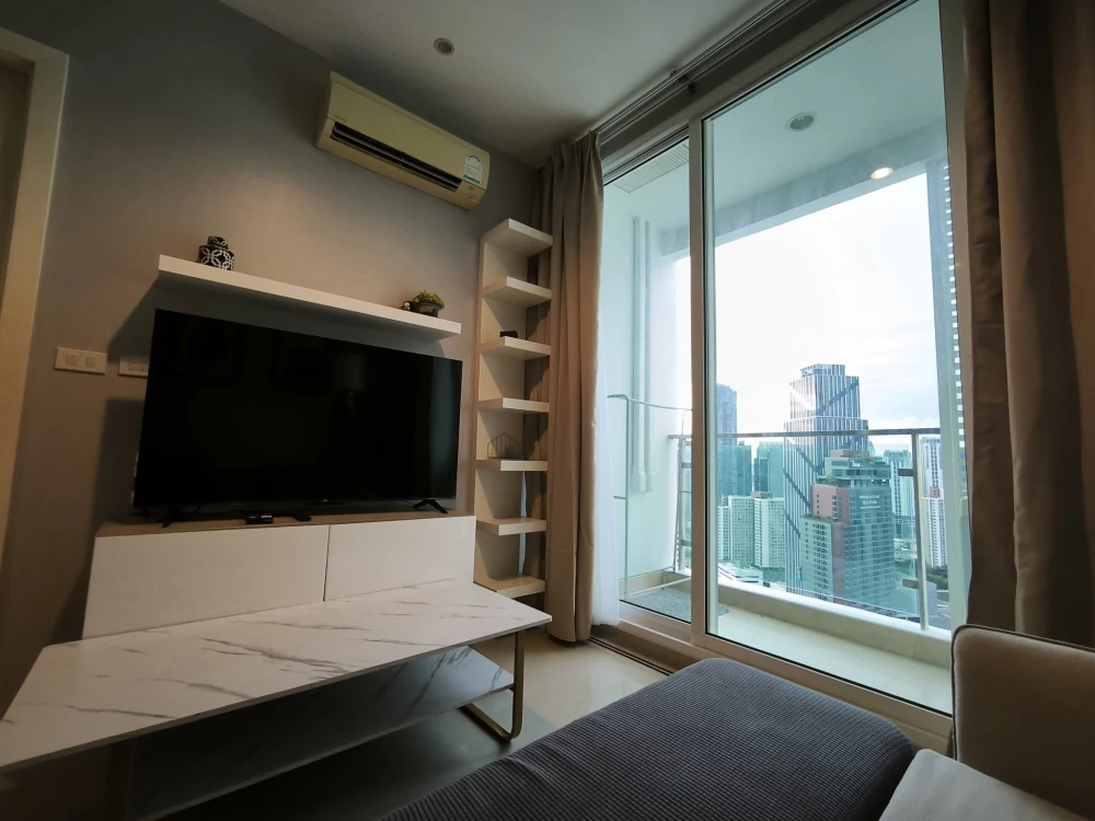 For Rent Tc green, north, beautiful, clear view. The room is well decorated, very nice, just come in and move in.