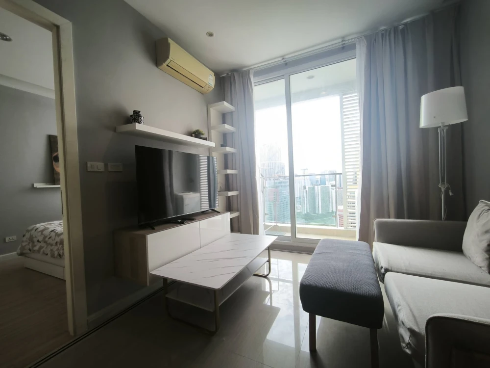 For Rent Tc green, north, beautiful, clear view. The room is well decorated, very nice, just come in and move in.